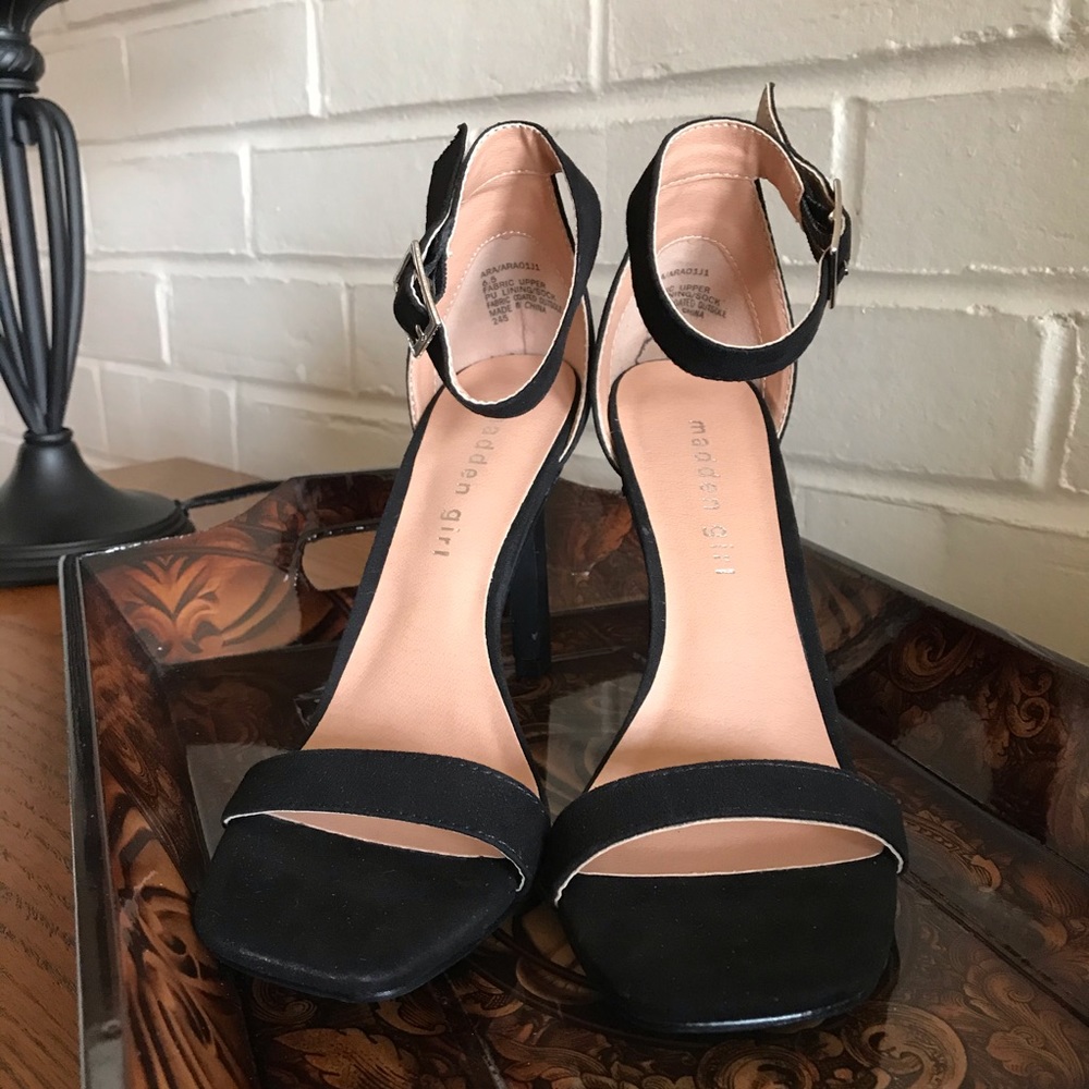 🎉Cute Madden Girl slingback sandals Heels nwot